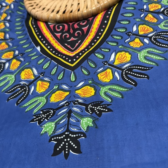 Gorgeous Summer Bag-Cloth Exterior/ Round Bamboo Woven Handles-Arm/Hand Carry - Picture 4 of 16